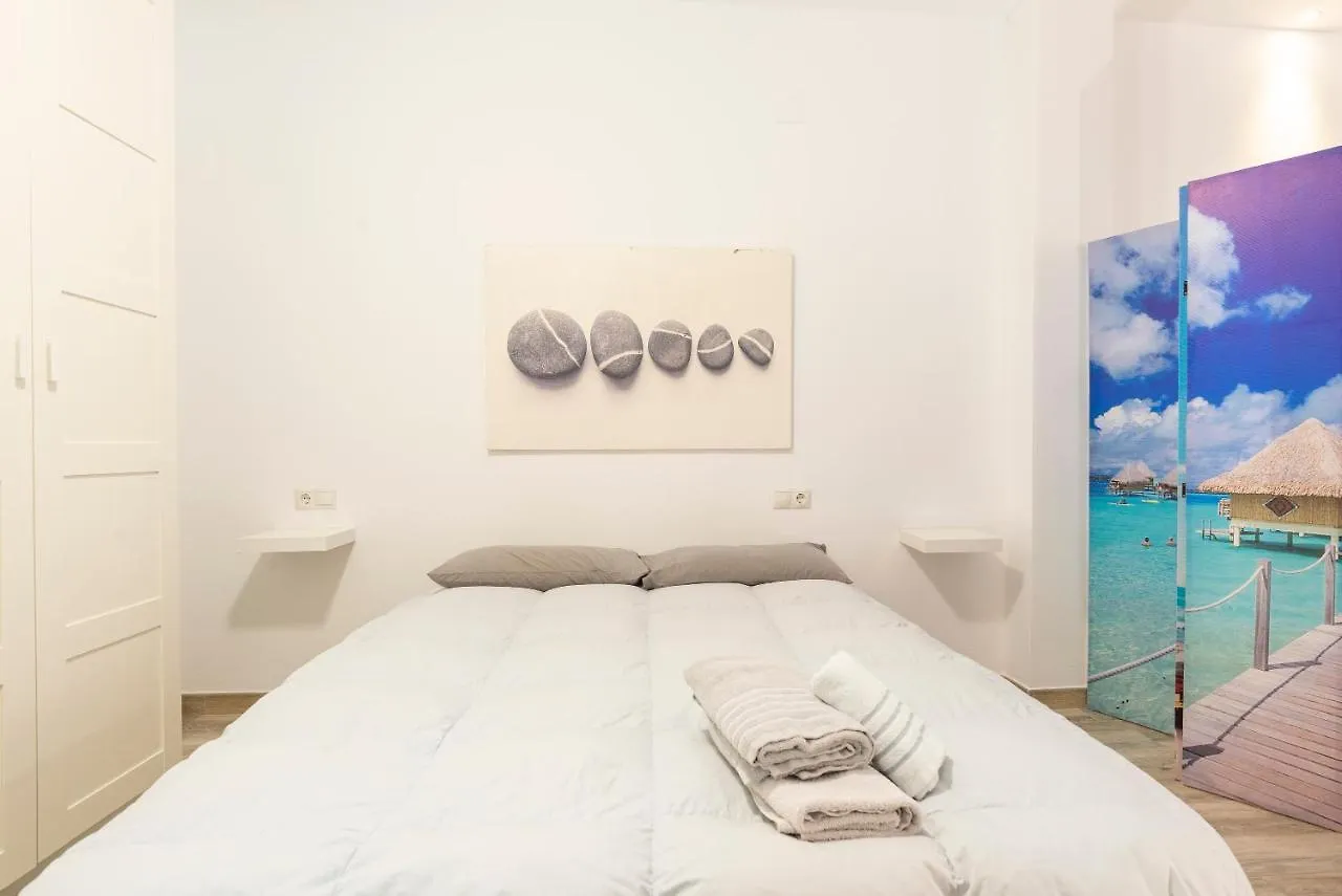 Vialia Suites The Beach Malaga Apartment
